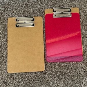 4 Clipboards